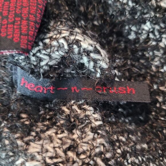 Vintage Fuzzy Eyelash Sweater‎ XS Black White Heart Stretch Whimsical Kidcore - Picture 9 of 11